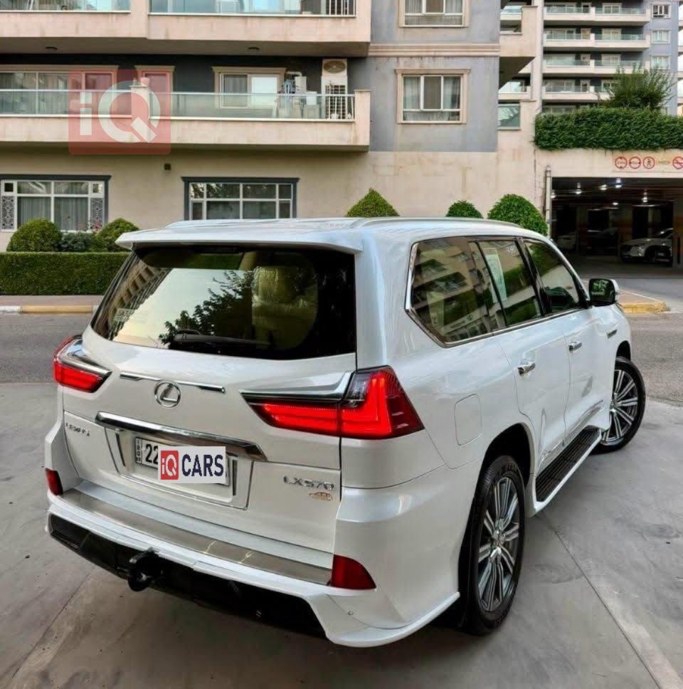 Lexus LX